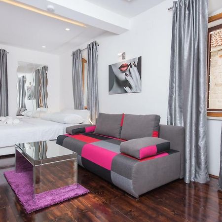 Studio Apartment Lena Kastela Luaran gambar