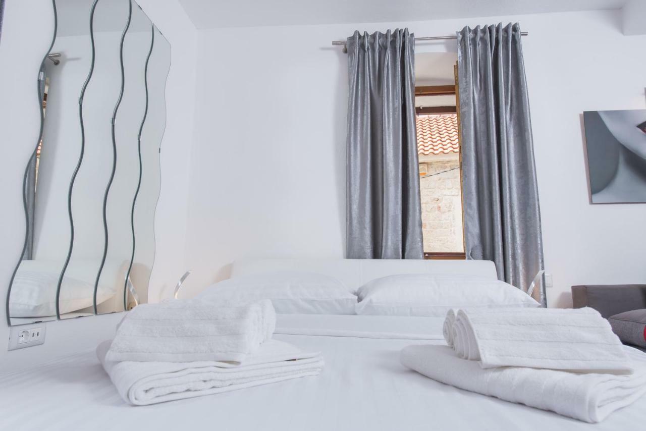 Studio Apartment Lena Kastela Luaran gambar