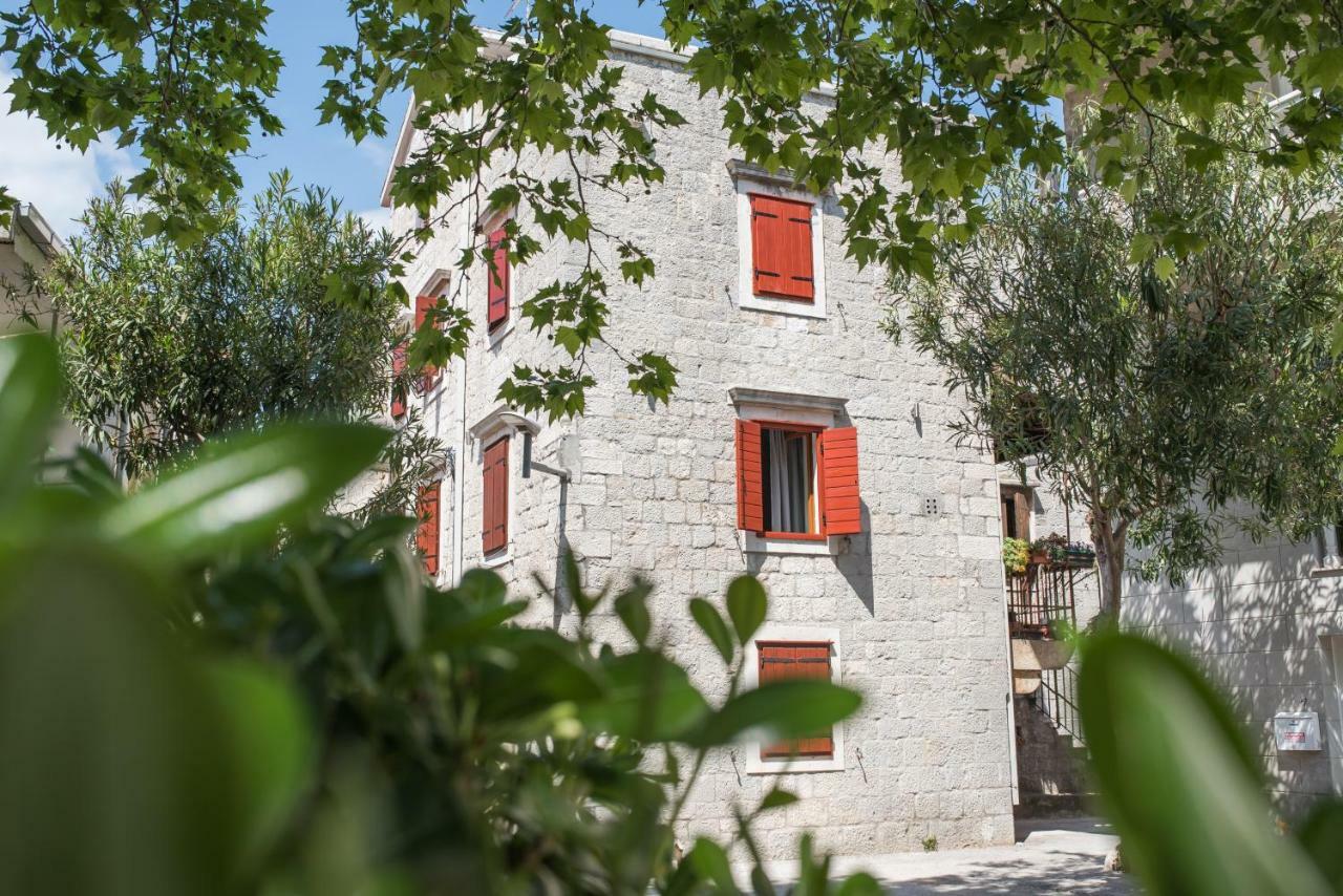 Studio Apartment Lena Kastela Luaran gambar