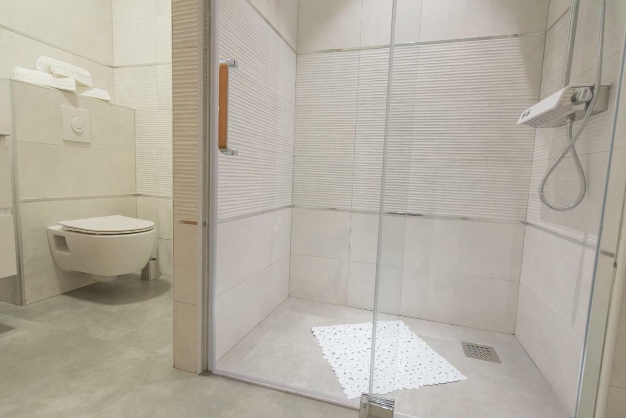 Studio Apartment Lena Kastela Luaran gambar