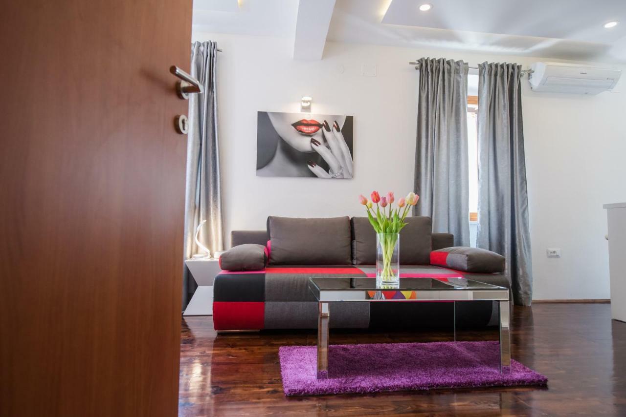 Studio Apartment Lena Kastela Luaran gambar