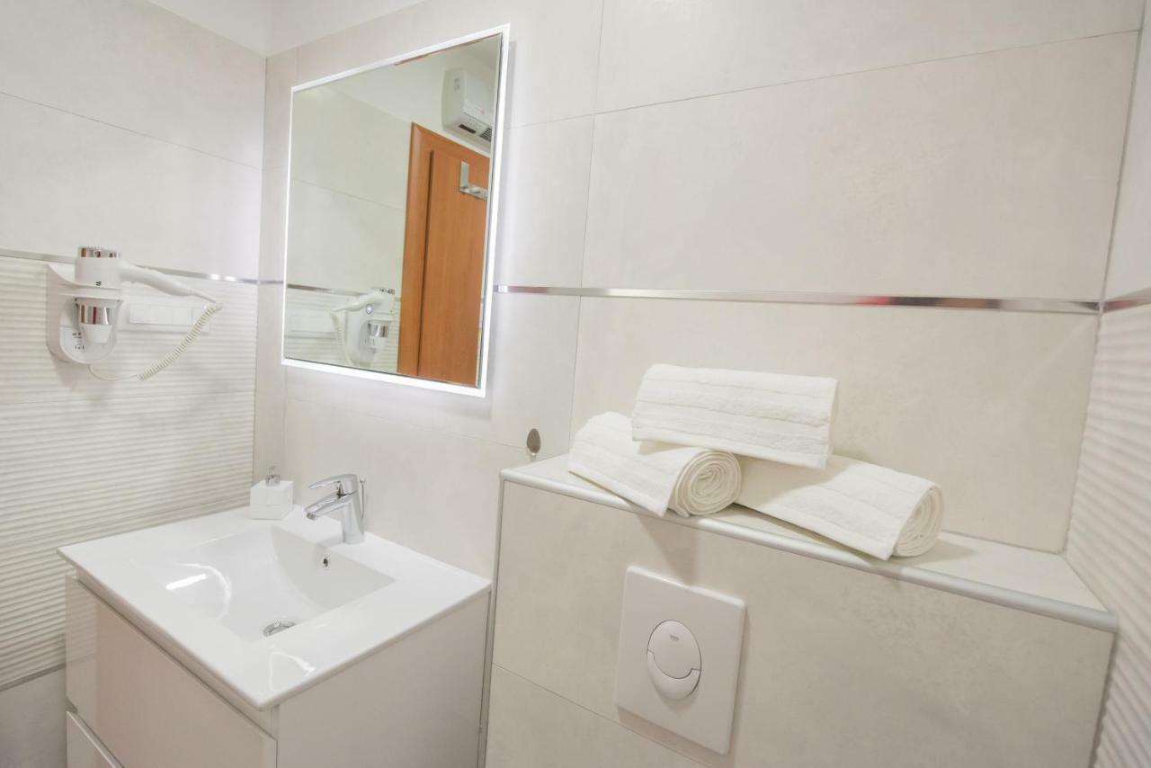Studio Apartment Lena Kastela Luaran gambar
