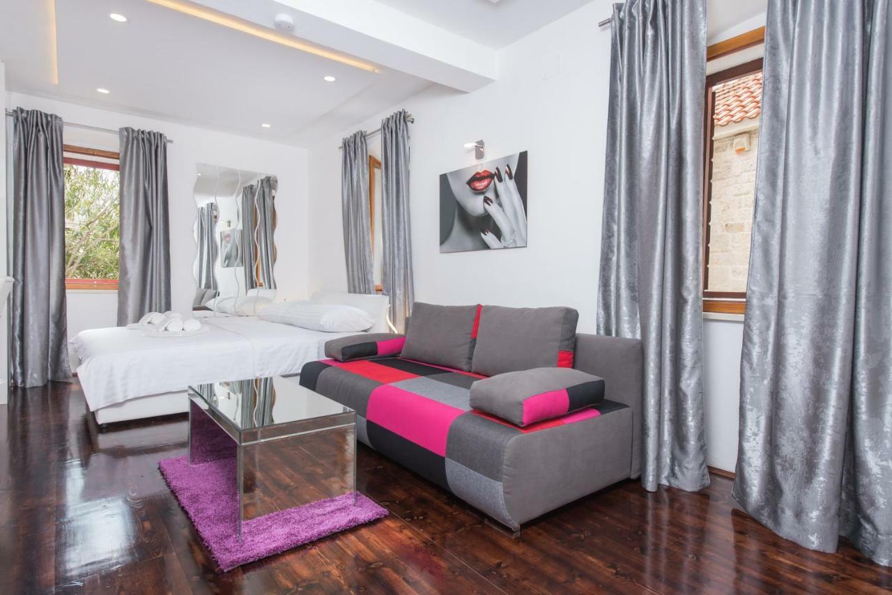 Studio Apartment Lena Kastela Luaran gambar